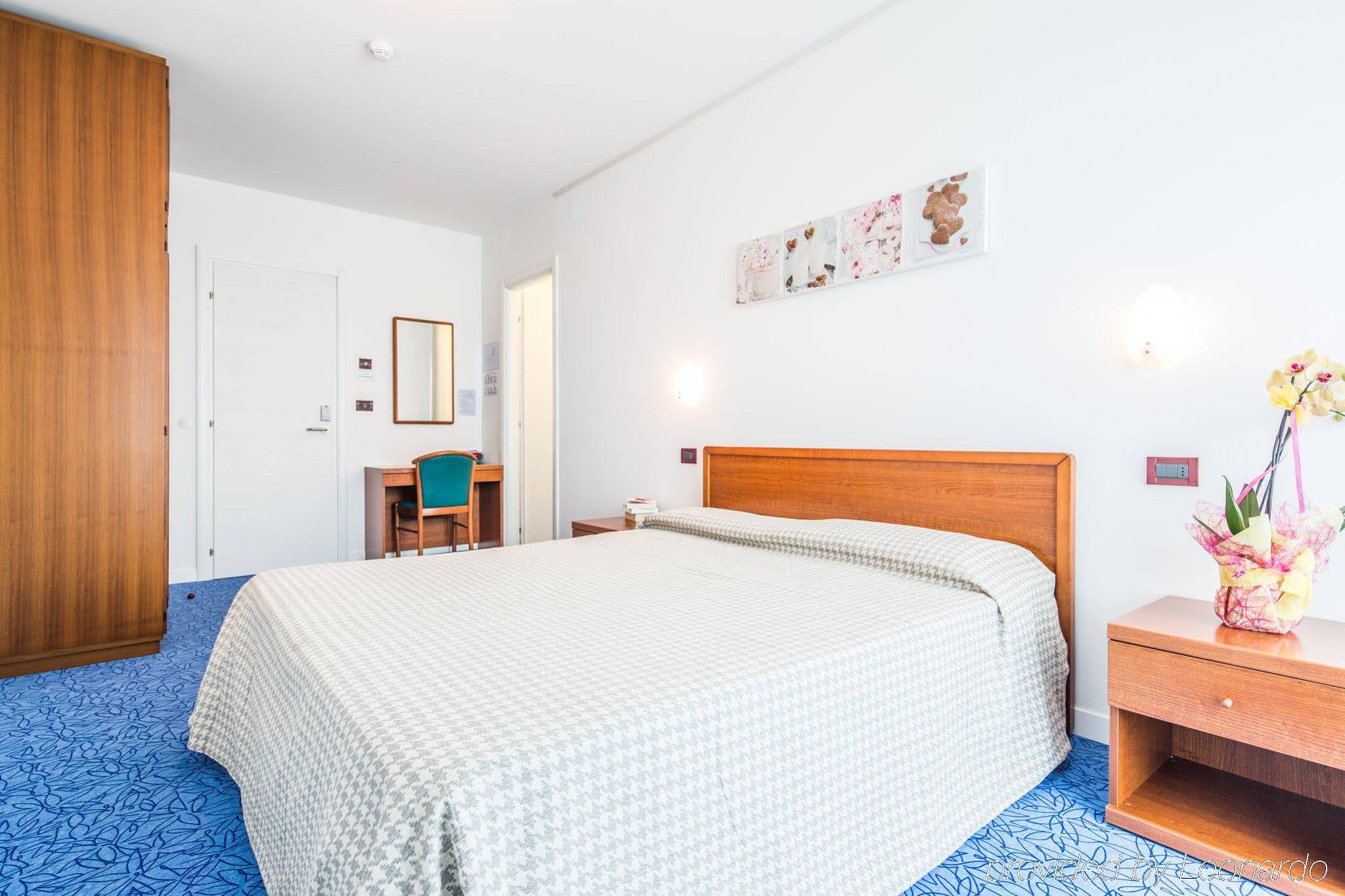 Hotel Olympia ลินญาโน ซับเบียโดโร ภายนอก รูปภาพ